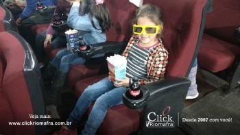 Alunos da escola Olavo Bilac visitam o Cineplus Emacite (7)