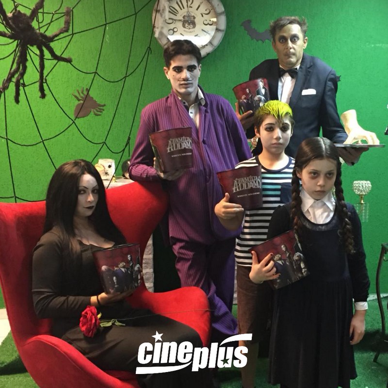 Balde de A Família Addams que brilha no escuro