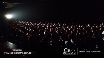 Público lota o Cineplus Emacite para o Show de Humor #Pobrice - Click Riomafra (12)
