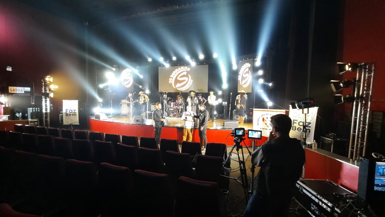 Cineplus Emacite foi palco a 3ª Festa das Etnias de Mafra com Os Serranos (1)