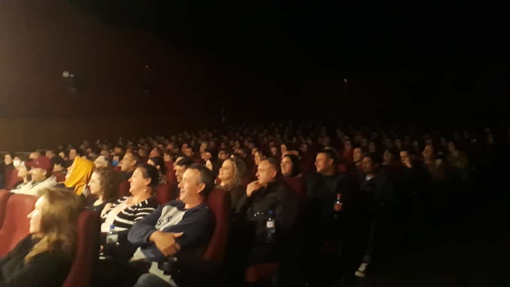 Público enche o Cineplus Emacite para se divertir com Paulinho Mixaria (3)