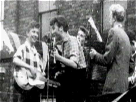 lennon_skiffle353_470x353