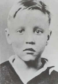 elvis-presley-biography-2