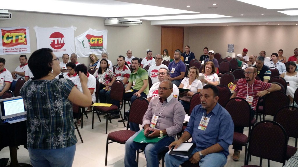 Servidores de Itaiópolis participam de encontro nacional em Brasília