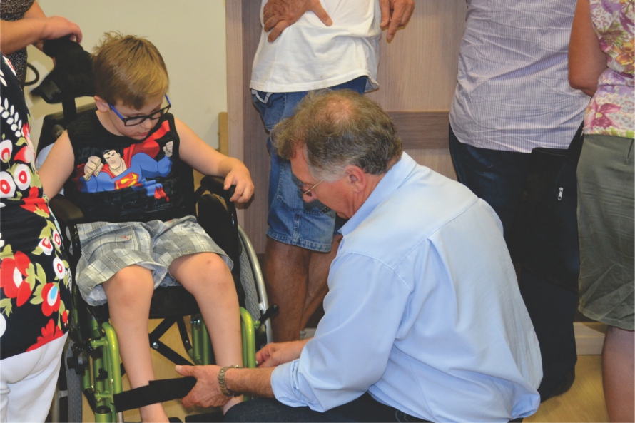 Fundação Nova Vida entrega de cadeiras de rodas em Mafra