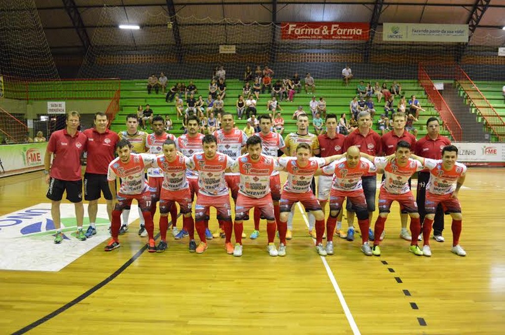 Em partida que terminou em pancadaria, Mafra Ferromax vence de virada Pinhalzinho