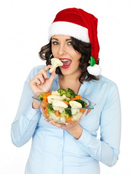 Com boa vontade e bom humor, é possível curtir as festas de fim de ano consumindo apenas alimentos saudáveis e sem exagerar nas gorduras e sobremesas / GB Imagem