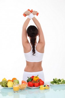 Caprichar na alimentação preferindo as opções naturais é essencial. Melhor ainda se aliar a reeducação alimentar aos exercícios físicos / GB Imagem 