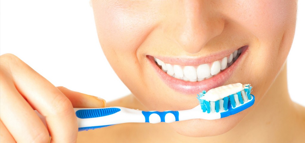 Os cuidados com os dentes começam no ventre materno