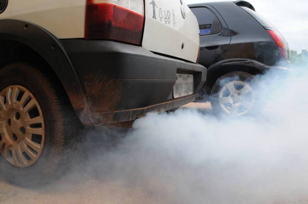 Os gases emitidos pelos automóveis causam doenças respiratórias