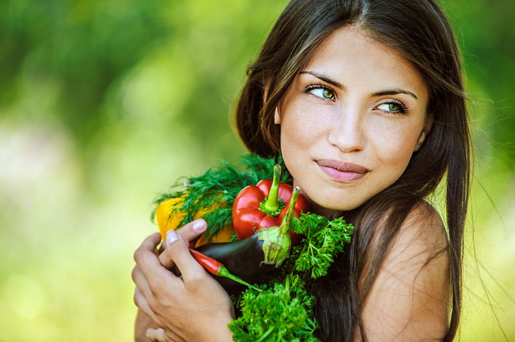 Cultivar hábitos saudáveis de alimentação contribui muito para a preservação da saúde e beleza da pele. Uma alimentação equilibrada também mantem a silhueta equilibrada / GB Imagem 