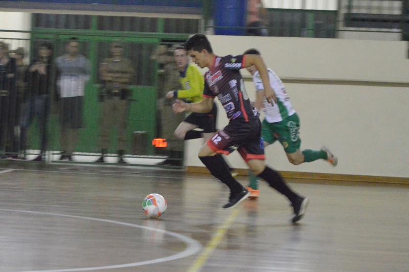 Na equipe desde 2012, prata da casa Jean Ribeiro continua no Mafra Ferromax