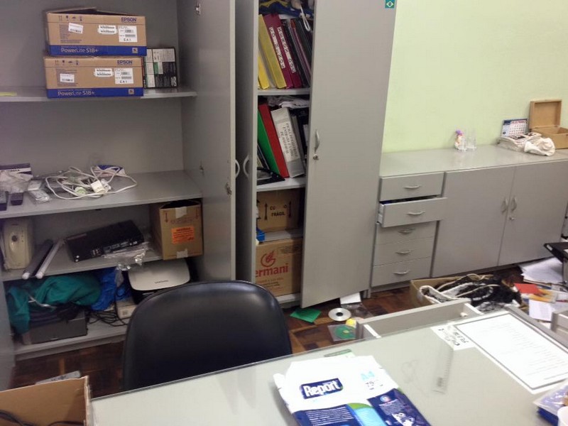 Colégio Barão de Mafra foi alvo de vandalismo e roubo (1)