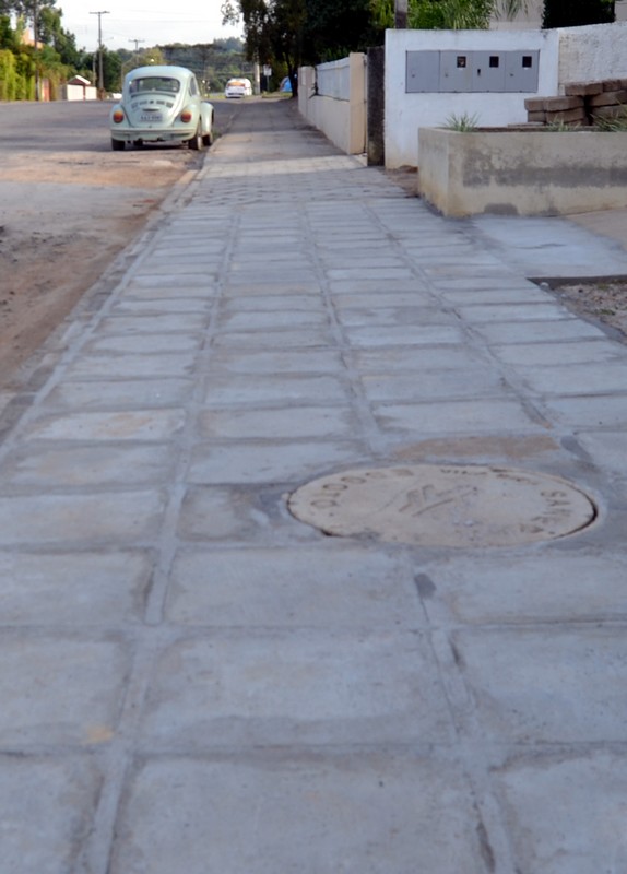 Continua melhoria nas calçadas em Quitandinha (2)