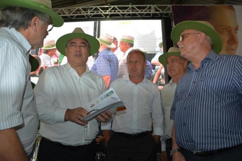 Produtores rurais cobram medidas para frear o aumento do preço do milho em SC