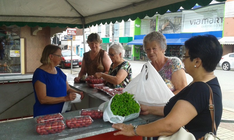 Feira popular oferece produtos orgânicos para a população (2)