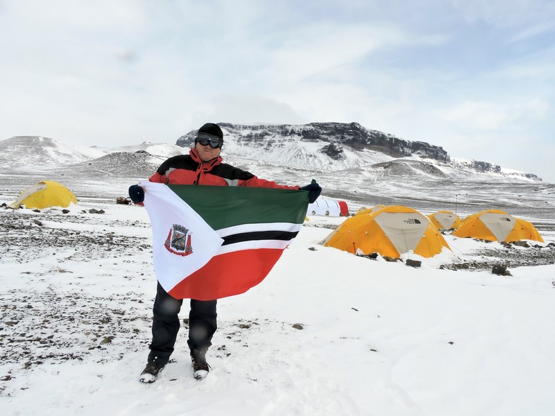 Geólogo Riomafrense, dr. Luiz Weinschütz participa de expedição na Antártica
