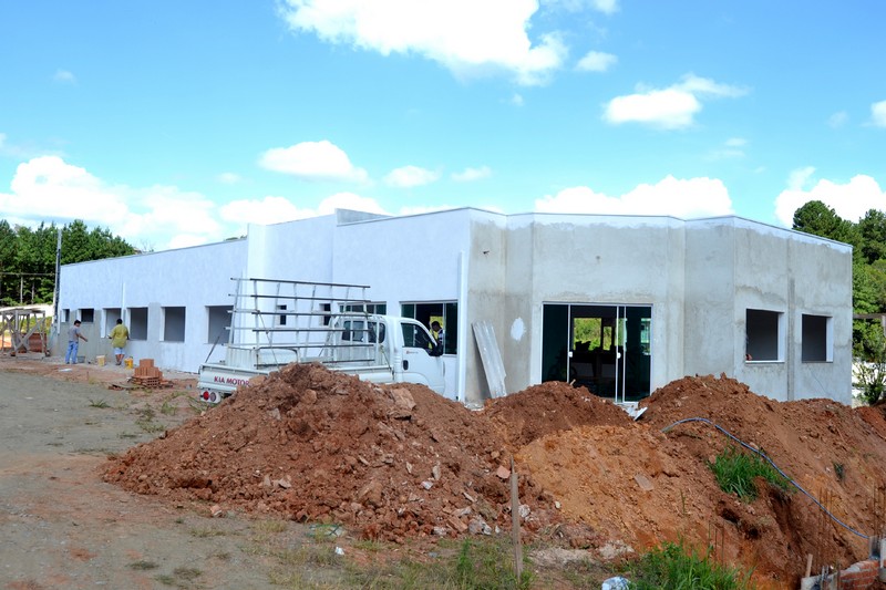 Avançam obras da sede da Secretaria de Agricultura em Quitandinha (2)