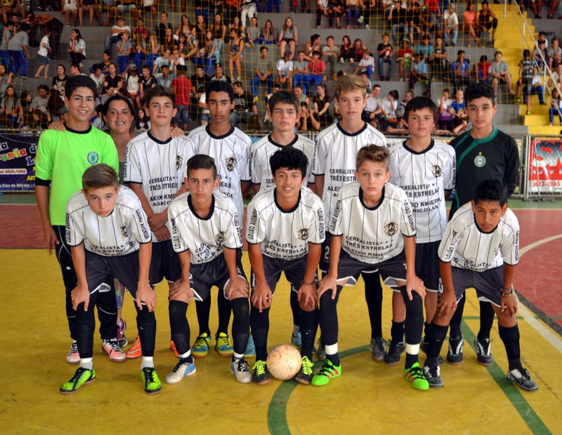 Equipe do CEEFA, campeão no futsal Categoria B