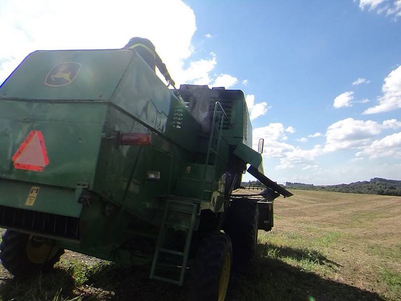 Motor de colheitadeira pega fogo no interior de Mafra (2)