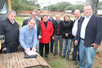 Assinada ordem de serviço para revitalização urbana no Peri (2)