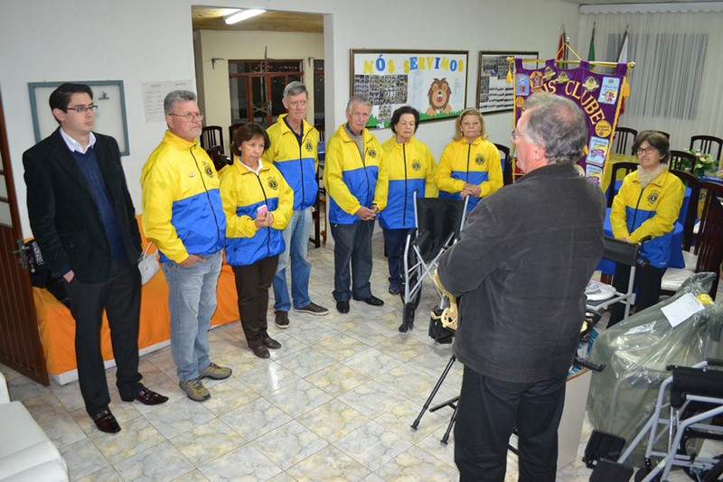 Fundação Nova Vida entrega cadeiras de rodas ao Lions Clube Pérola do Planalto