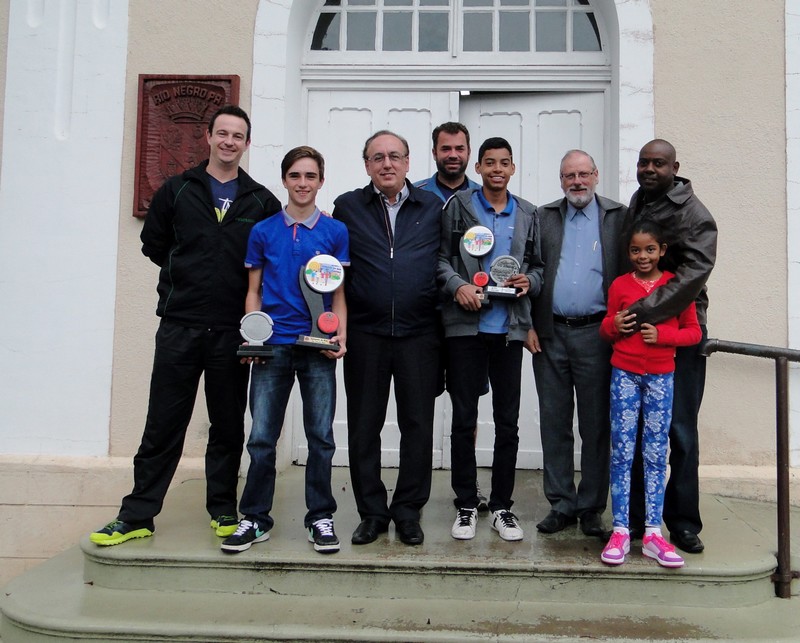 Jovens atletas rionegrenses se destacam no atletismo