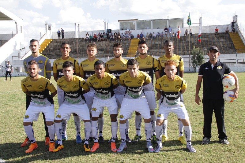 Criciúma líder com 14 pontos recebe na segunda-feira a frágil equipe do Porto