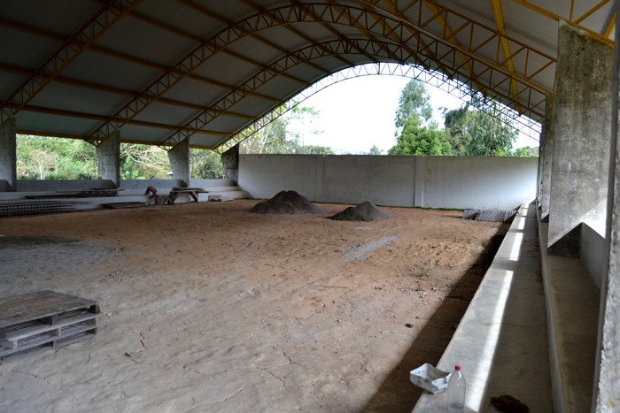 Seguem as obras de construção do mini ginásio de Quitandinha (3)