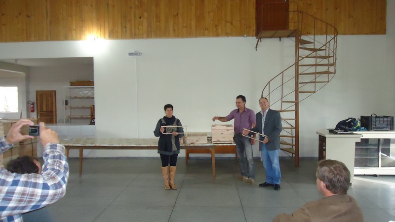 Apicultores de Itaiópolis recebem colmeias do projeto Programa SC Rural (1)