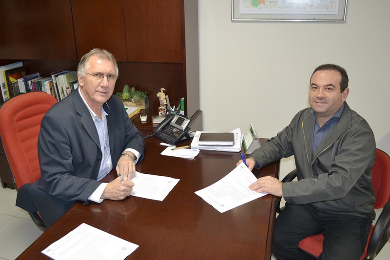 Mafra assina convênio de cerca de R$ 1 milhão com estado na educação