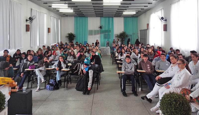 Colégio Barão de Mafra realiza seminário de violência e prevenção e combate as drogas (2)