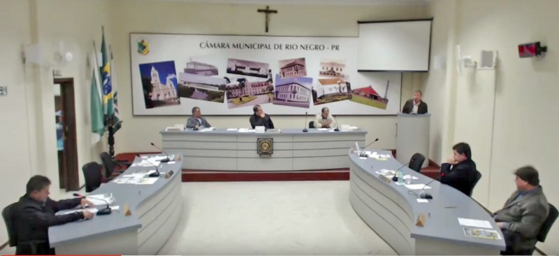 Movimento intensifica coleta de assinaturas para reduzir salário de vereadores em Rio Negro (2)