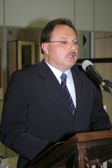 Swarowski desiste de candidatura a prefeito para ocupar cargo no Estado