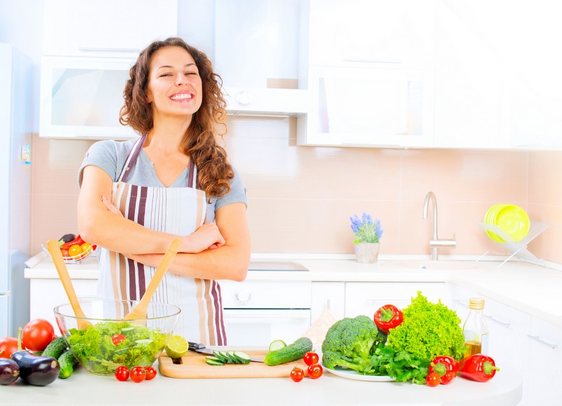 Mudança de hábito. Que tal colorir a sua salada verde de todos os dias? Fazer um mix de verduras e legumes resulta na combinação de nutrientes que farão a diferença na pele / GB Imagem