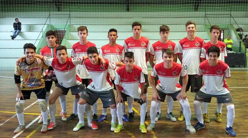 Escolinha Mafra FerromaxDME garante participação do futsal mafrense na etapa regional da Olesc