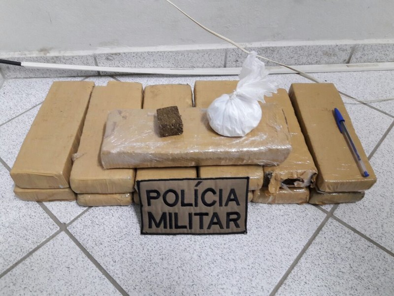 Policia Militar de Mafra aborda veículo suspeito e faz a maior apreensão de drogas do ano