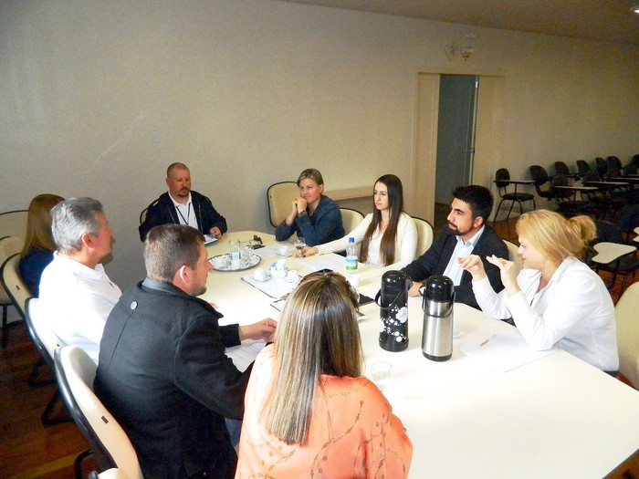 Gerentes e diretores regionais de saúde do estado visitam HSVP