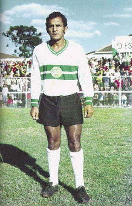 Leocádio Consul brilhou com a camisa do Coritiba, reativará sua escolinha no próximo dia 10 de setembro no campo do Peri