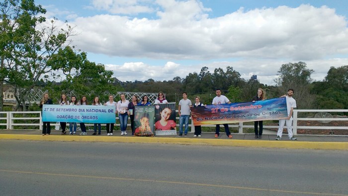 Universitários e profissionais da saúde realizam campanha pela doação de órgãos em Mafra (2)