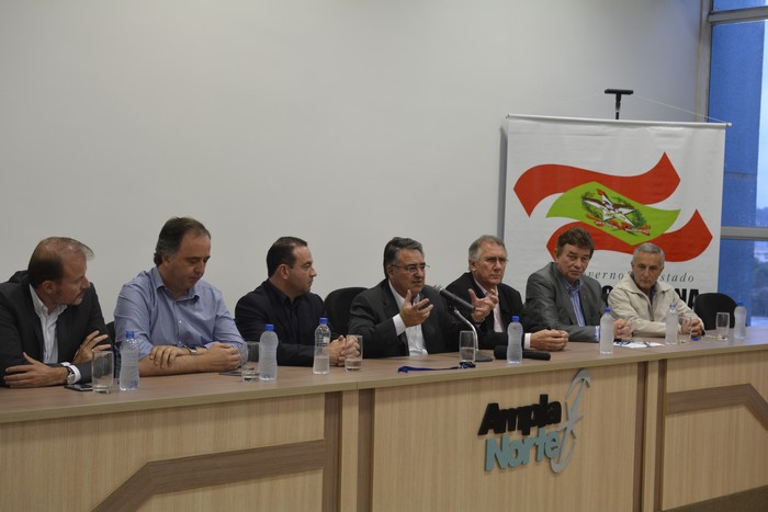 “É uma questão de tempo o crescimento de Mafra”, diz Raimundo Colombo em entrevista coletiva (1)