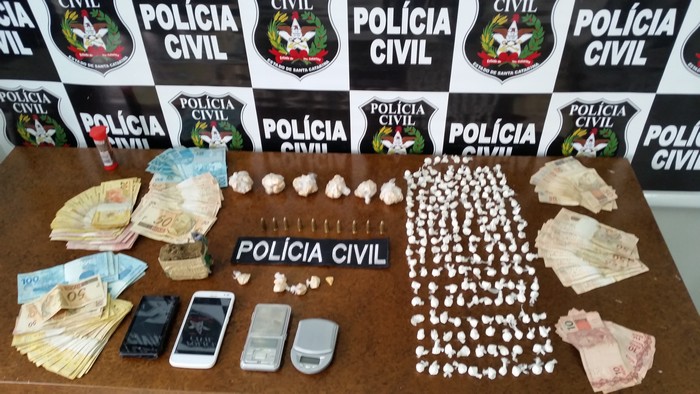 Polícia Civil de Mafra prende traficante na Restinga