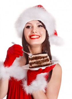 Que tal saborear uma deliciosa fatia de bolo de chocolate e nozes sem culpa? Basta saber fazer escolhas corretas na hora de montar o prato! / GB Imagem