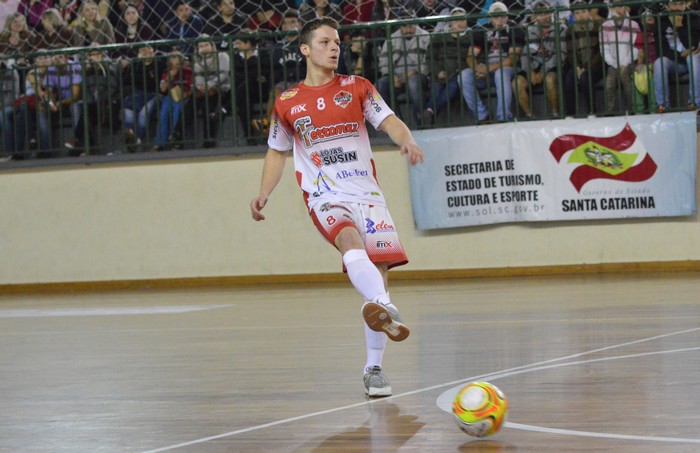 Prata da casa Ruan Portela segue no Mafra Ferromax Futsal