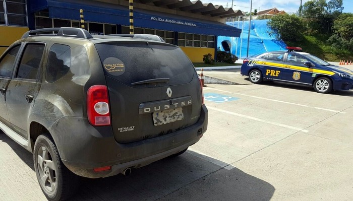 Homem é detido por usar CRLV roubado na BR 116 em Mafra