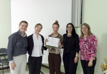 Educação realiza entrega certificados a seus professores