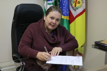 Maria Julia anuncia recomposição salarial aos servidores