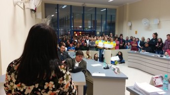 Vereador de Rio Negro usa a tribuna e diz ter sido mal interpretado e que não é homofóbico (3)