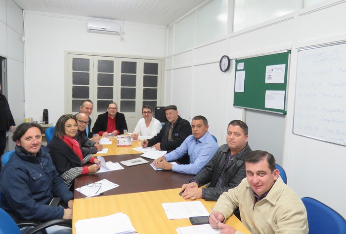 Câmara analisa projeto de lei complementar sobre a taxa de iluminação pública em Mafra