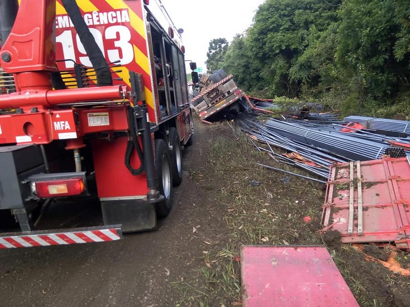 Trevo na BR-280 em Canoinhas segue com bloqueio parcial